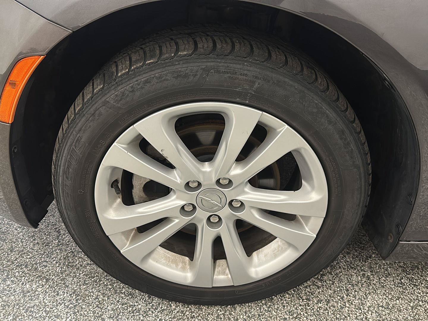 Used 2016 Chrysler 200 Limited w/ Convenience Group FWD image 12