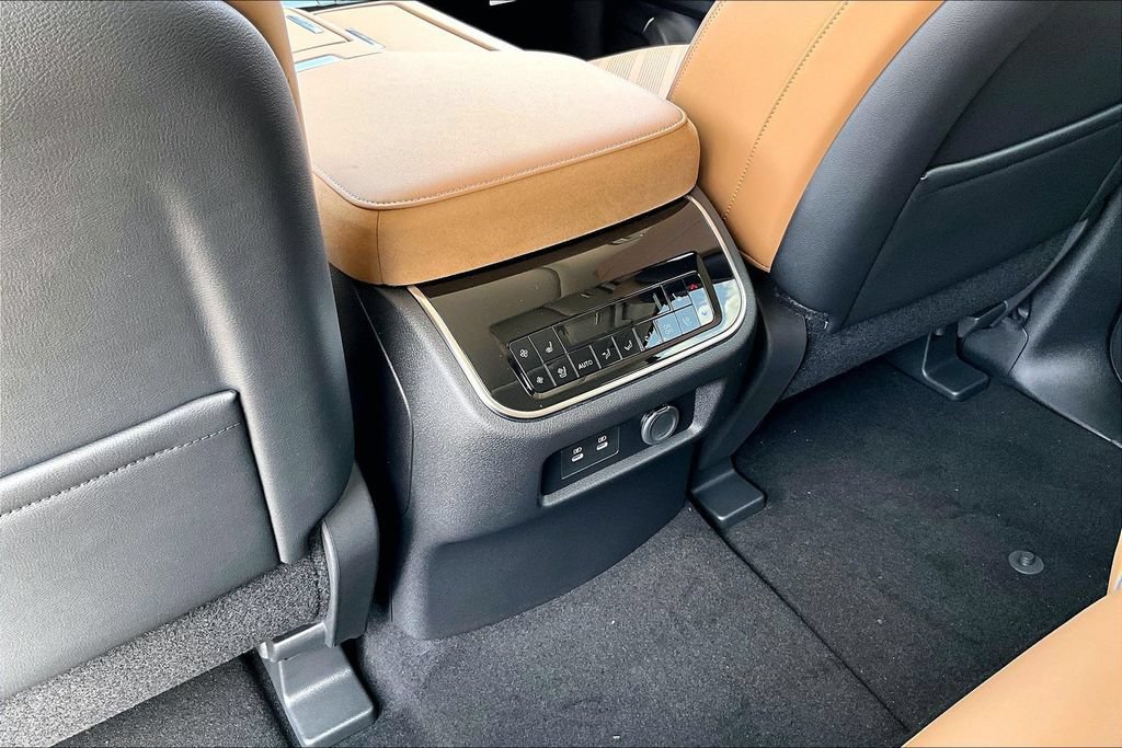 New 2027 INFINITI QX80 Luxe RWD image 36