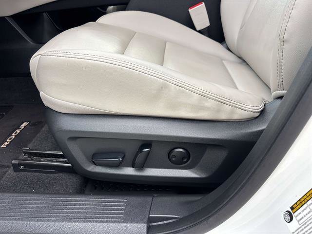 Certified 2023 Nissan Rogue SL image 34