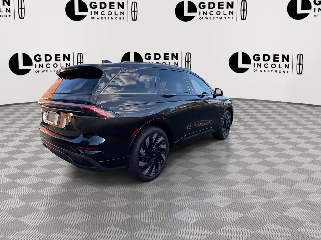 Used 2024 Lincoln Nautilus Reserve w/ Equipment Group 202A AWD/4WD image 8