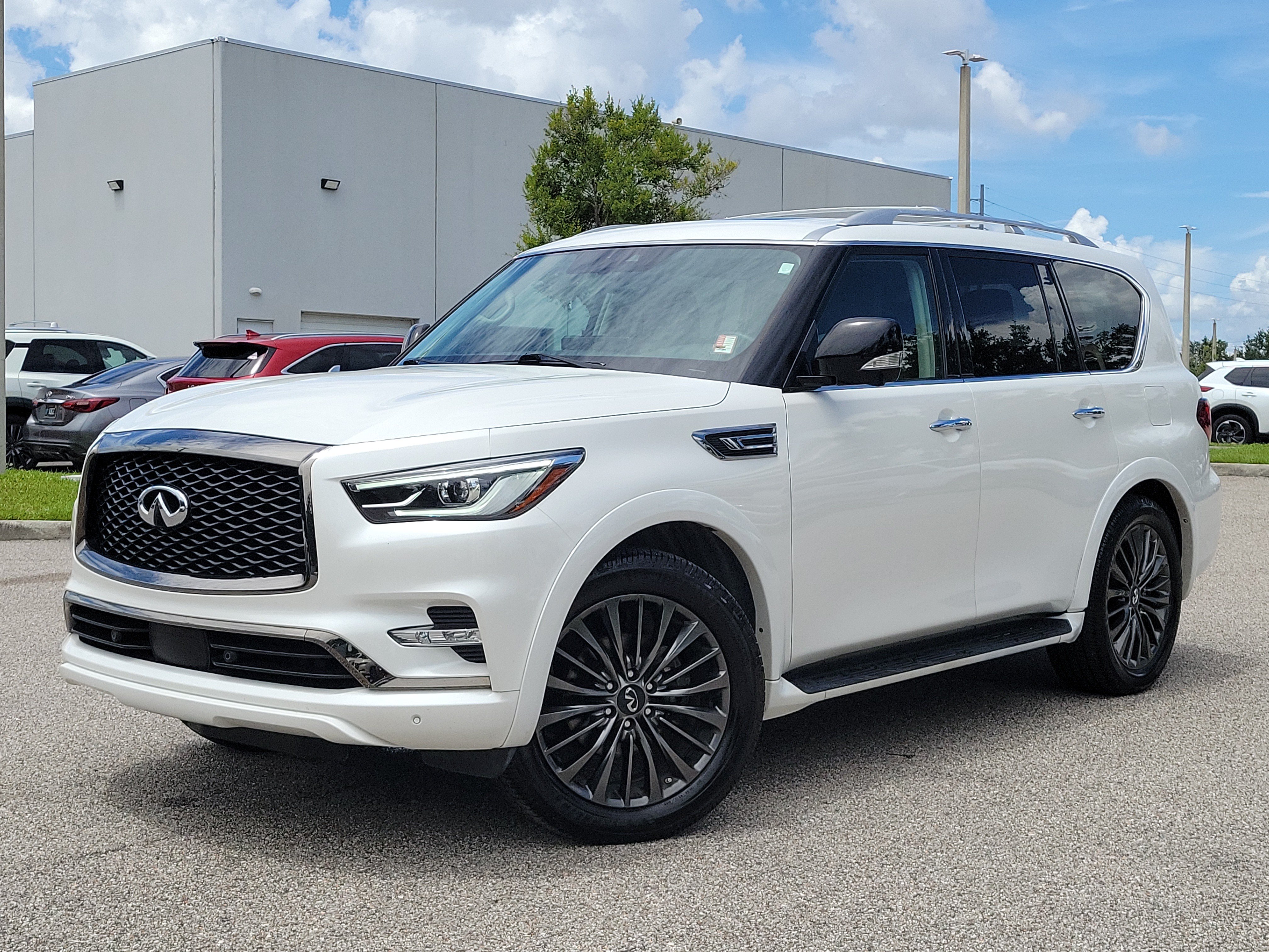 Used 2023 INFINITI QX80 Premium Select w/ Cargo Package AWD/4WD image 32