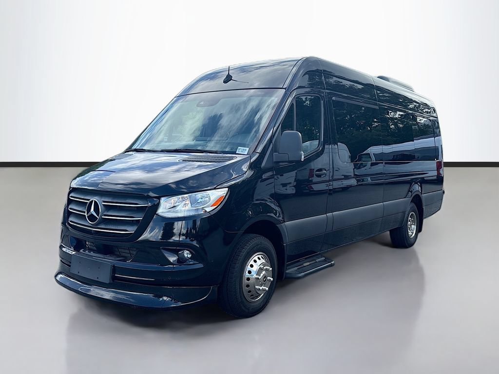 Used 2023 Mercedes-Benz Sprinter 3500 image 4