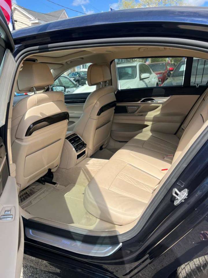 Used 2016 BMW 750i xDrive image 31