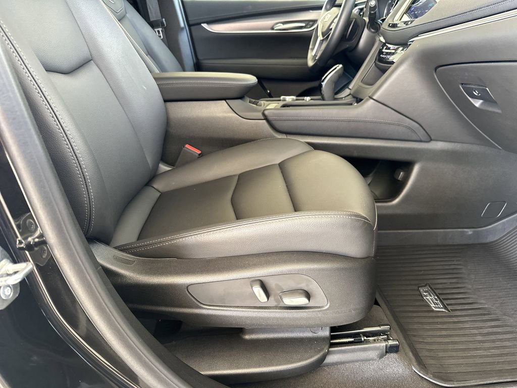 New 2025 Cadillac XT5 Luxury w/ LPO, Floor Liner Package FWD image 35