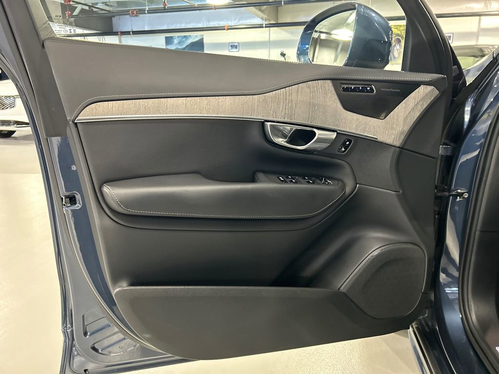 Certified 2023 Volvo XC90 B6 Ultimate w/ Protection Package Premier image 9
