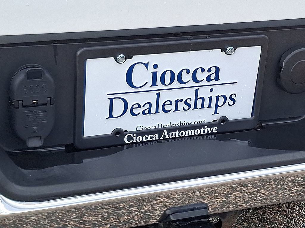 Used 2023 Chevrolet Silverado 1500 LT image 32