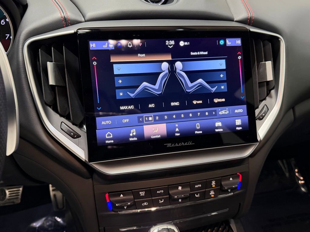 Used 2023 Maserati Ghibli Trofeo image 31