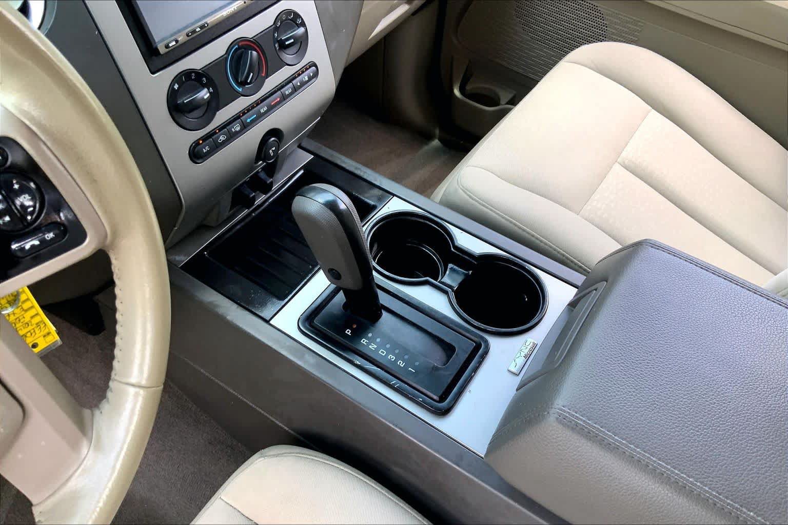 Used 2014 Ford Expedition XLT RWD image 16