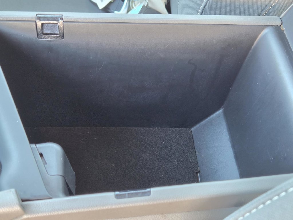 Used 2024 Hyundai Elantra SEL FWD image 35