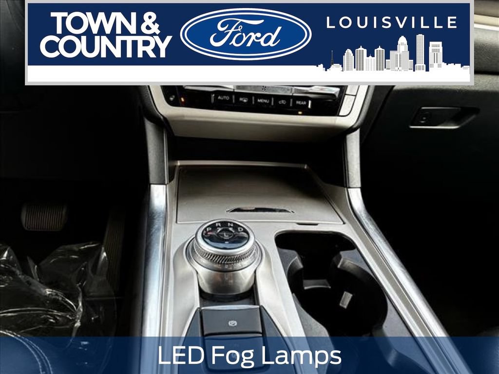 Used 2024 Ford Explorer XLT w/ Equipment Group 202A AWD/4WD image 13