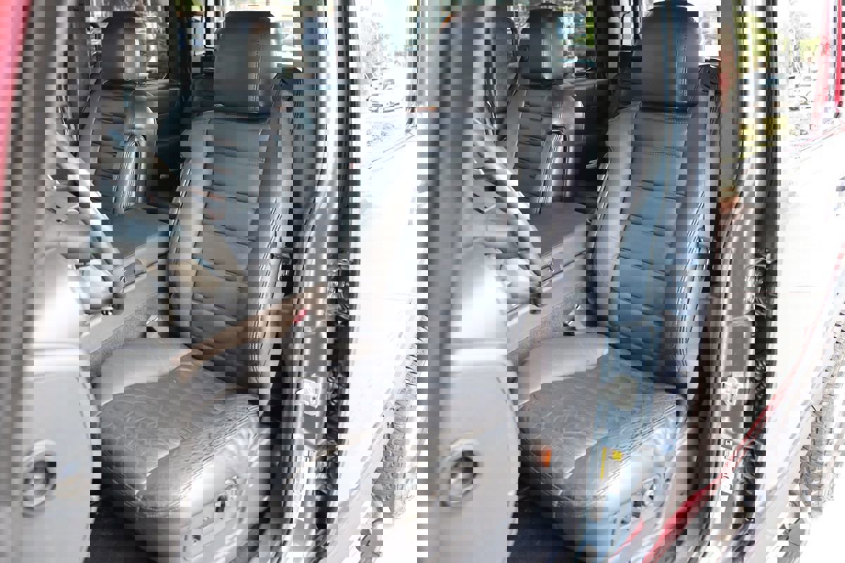 Used 2005 HUMMER H2 SUT w/ Preferred Equipment Group image 36