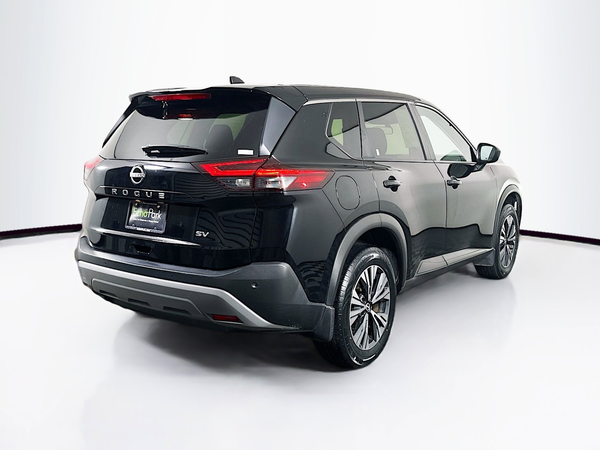 Used 2023 Nissan Rogue SV FWD image 9