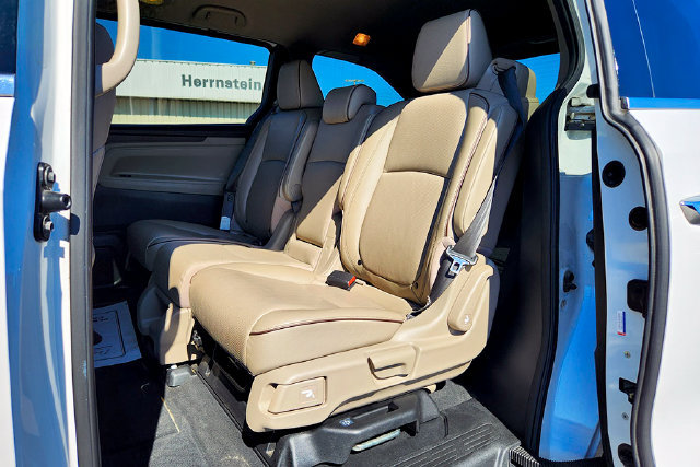 Used 2023 Honda Odyssey Elite image 25