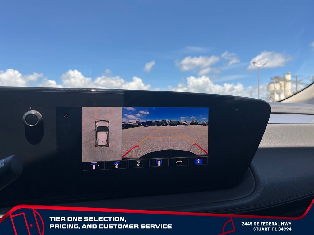 Used 2024 Buick Encore GX Avenir w/ Avenir Technology Package FWD image 32