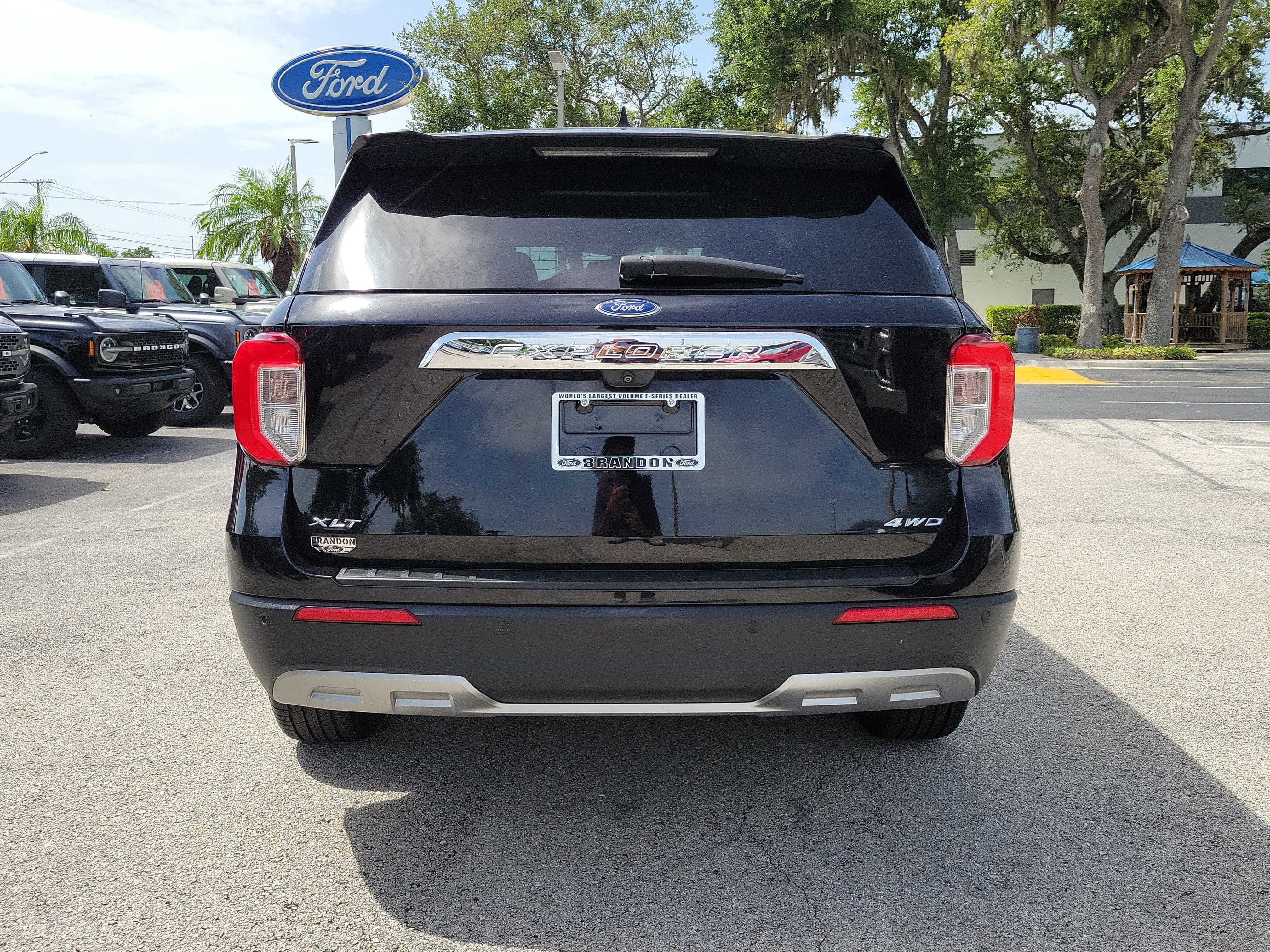 Certified 2023 Ford Explorer XLT w/ Equipment Group 202A AWD/4WD image 8