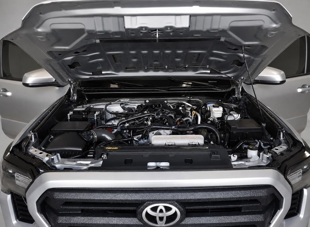 Used 2025 Toyota Tacoma SR5 AWD/4WD image 10