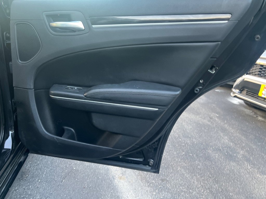 Used 2015 Chrysler 300 Limited w/ 300 Premium Group image 11