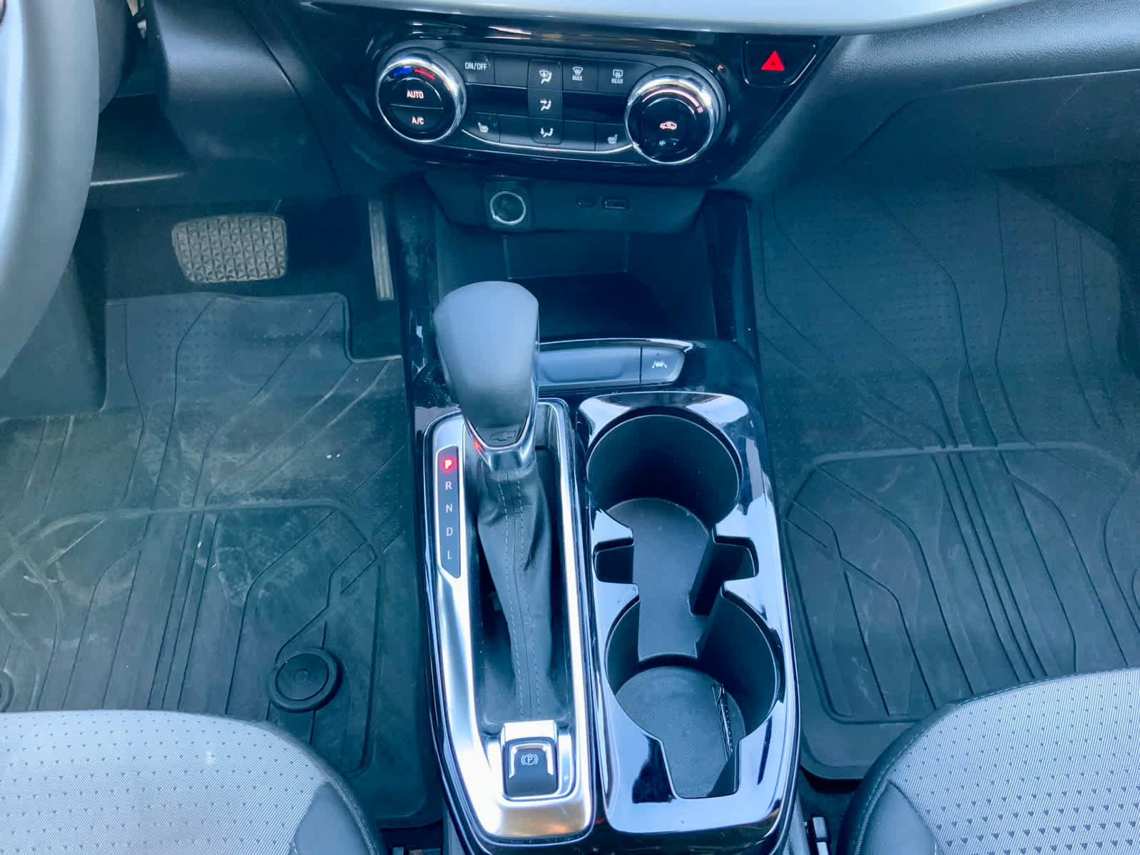 Certified 2025 Chevrolet Trax LT w/ Driver Confidence Package image 39