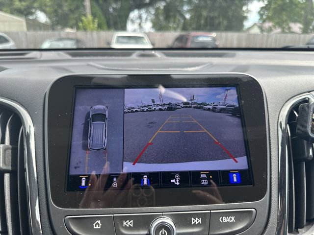Used 2022 Chevrolet Equinox RS w/ RS Leather Package FWD image 11