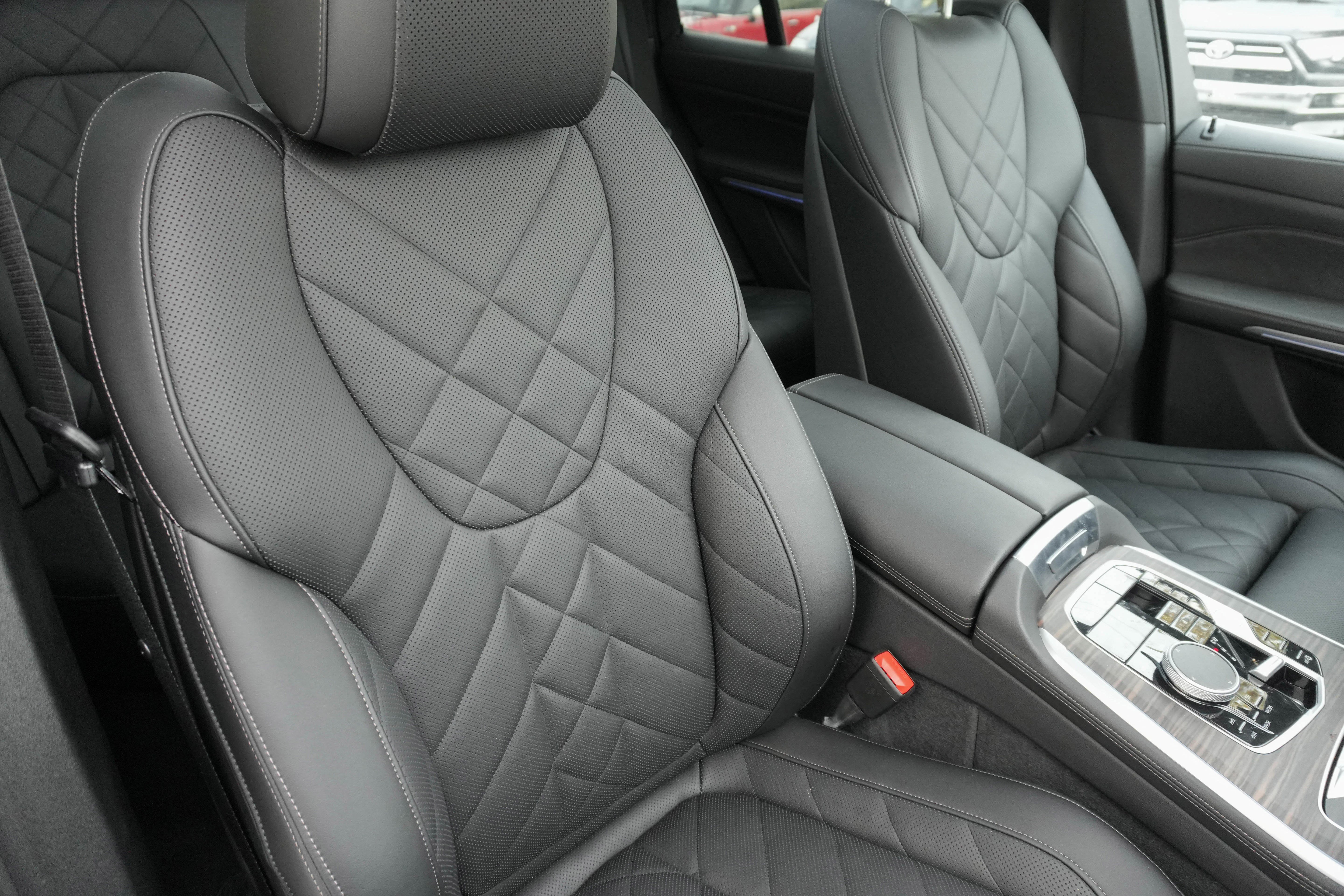 Certified 2024 BMW X5 sDrive40i w/ M Sport Package image 12