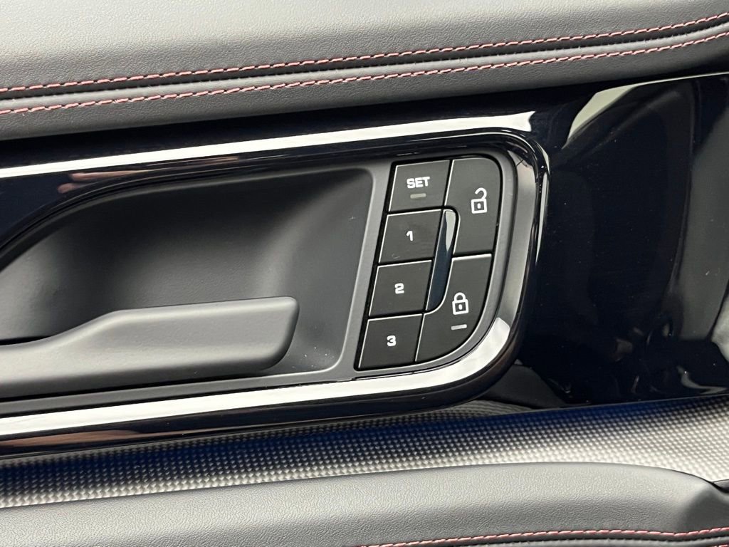 Certified 2025 Porsche Panamera Turbo image 22