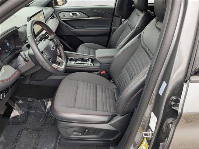 Used 2025 Ford Explorer ST-Line w/ ST-Line Street Pack image 20