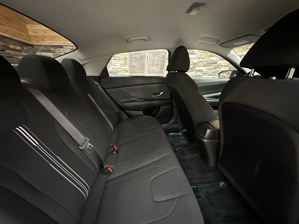 Certified 2023 Hyundai Elantra SEL image 29