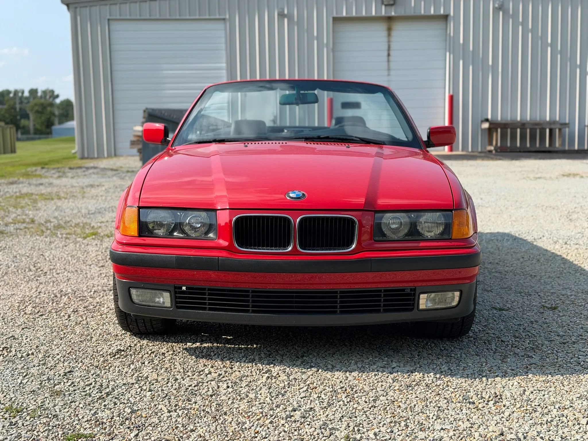 Used 1995 BMW 325i Convertible RWD image 2