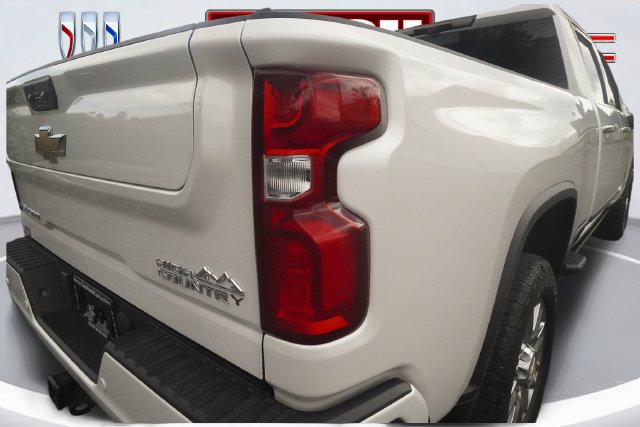 Used 2024 Chevrolet Silverado 2500 High Country w/ Technology Package AWD/4WD image 37