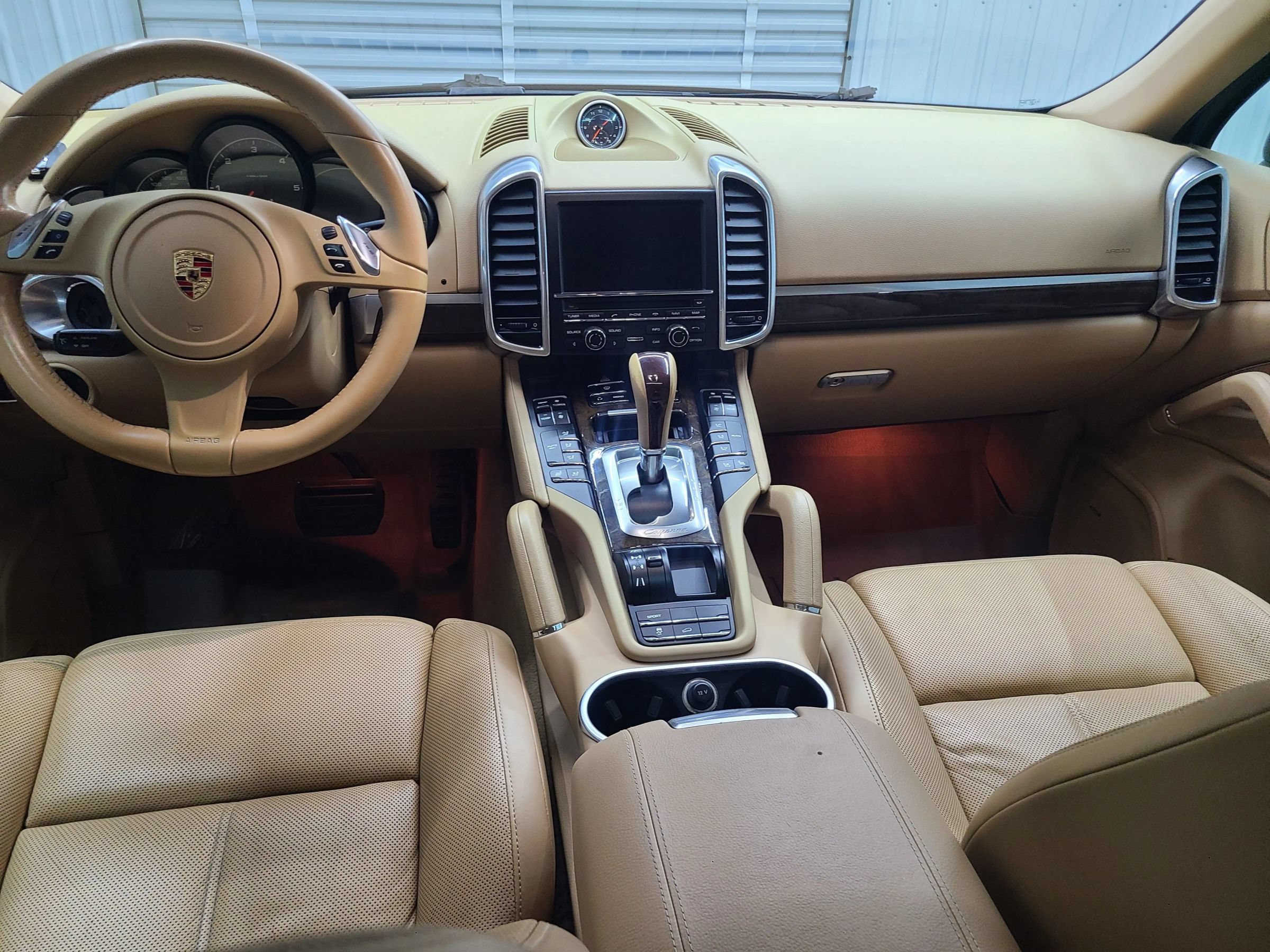 Used 2013 Porsche Cayenne Diesel AWD/4WD image 2