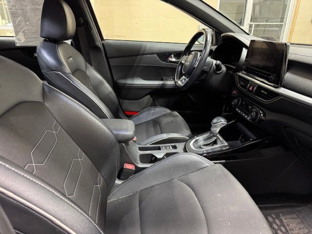 Used 2023 Kia Forte GT-Line w/ GT-Line Premium Package image 7