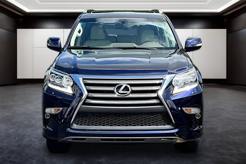 Used 2018 Lexus GX 460 Luxury w/ Preferred Accessory Package AWD/4WD image 2