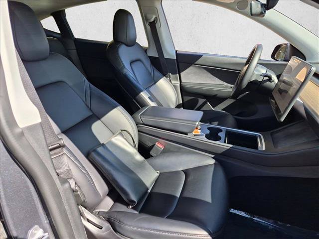 Used 2022 Tesla Model Y Long Range AWD/4WD image 23