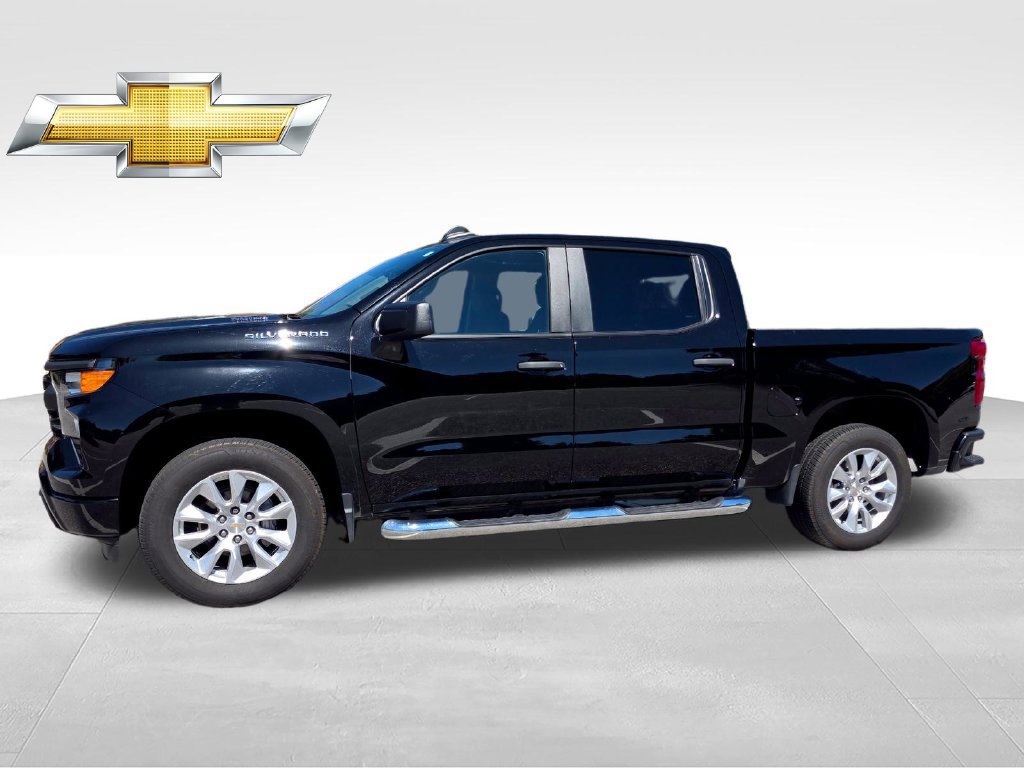 Certified 2025 Chevrolet Silverado 1500 Custom RWD image 3