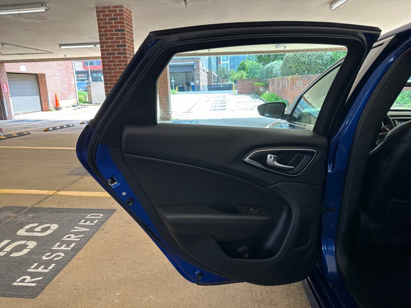 Used 2017 Chrysler 200 Limited Platinum FWD image 13