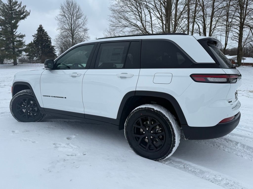 New 2026 Jeep Grand Cherokee Altitude AWD/4WD image 5