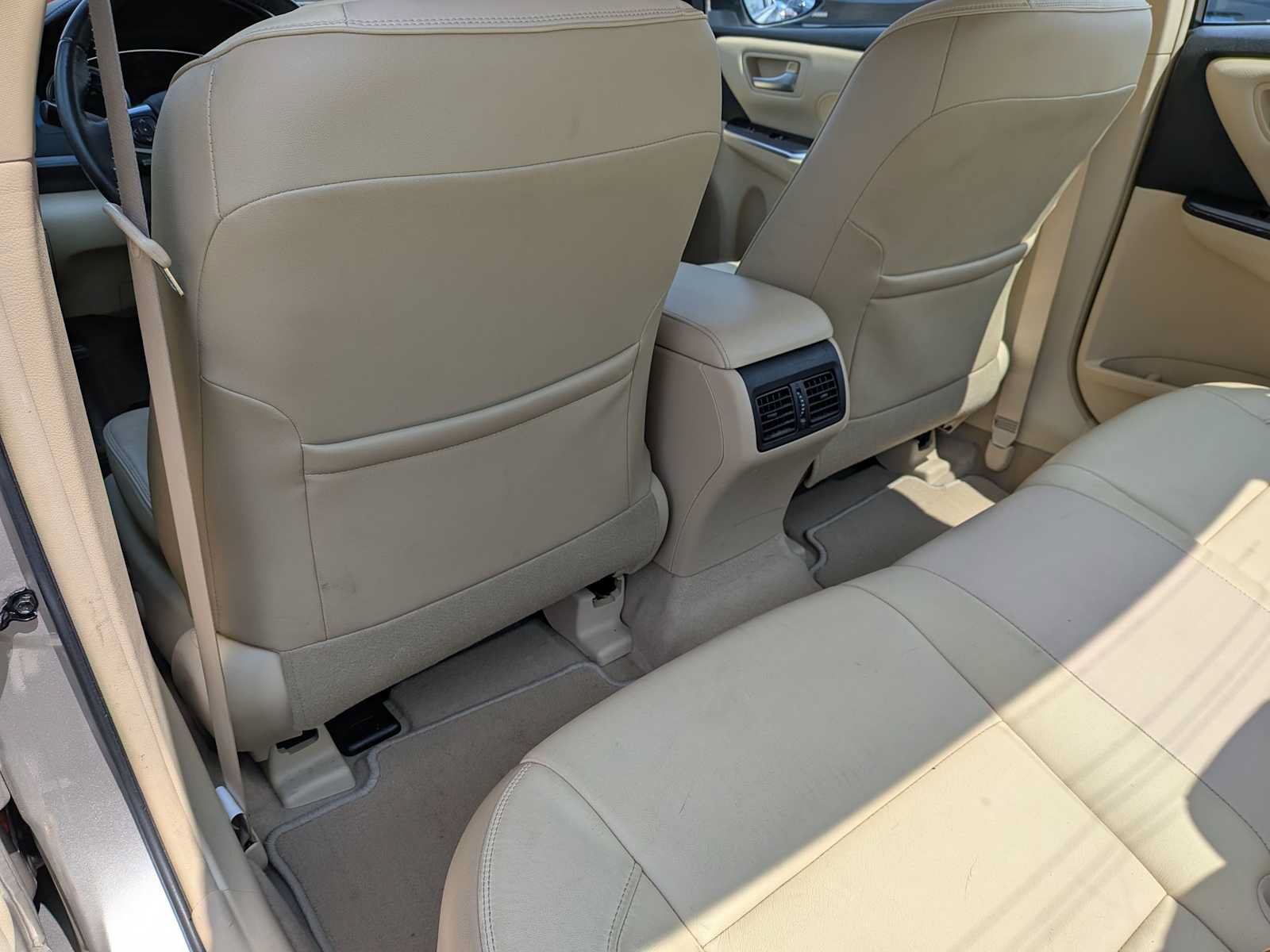 Used 2015 Toyota Camry XLE w/ Moonroof Package FWD image 16