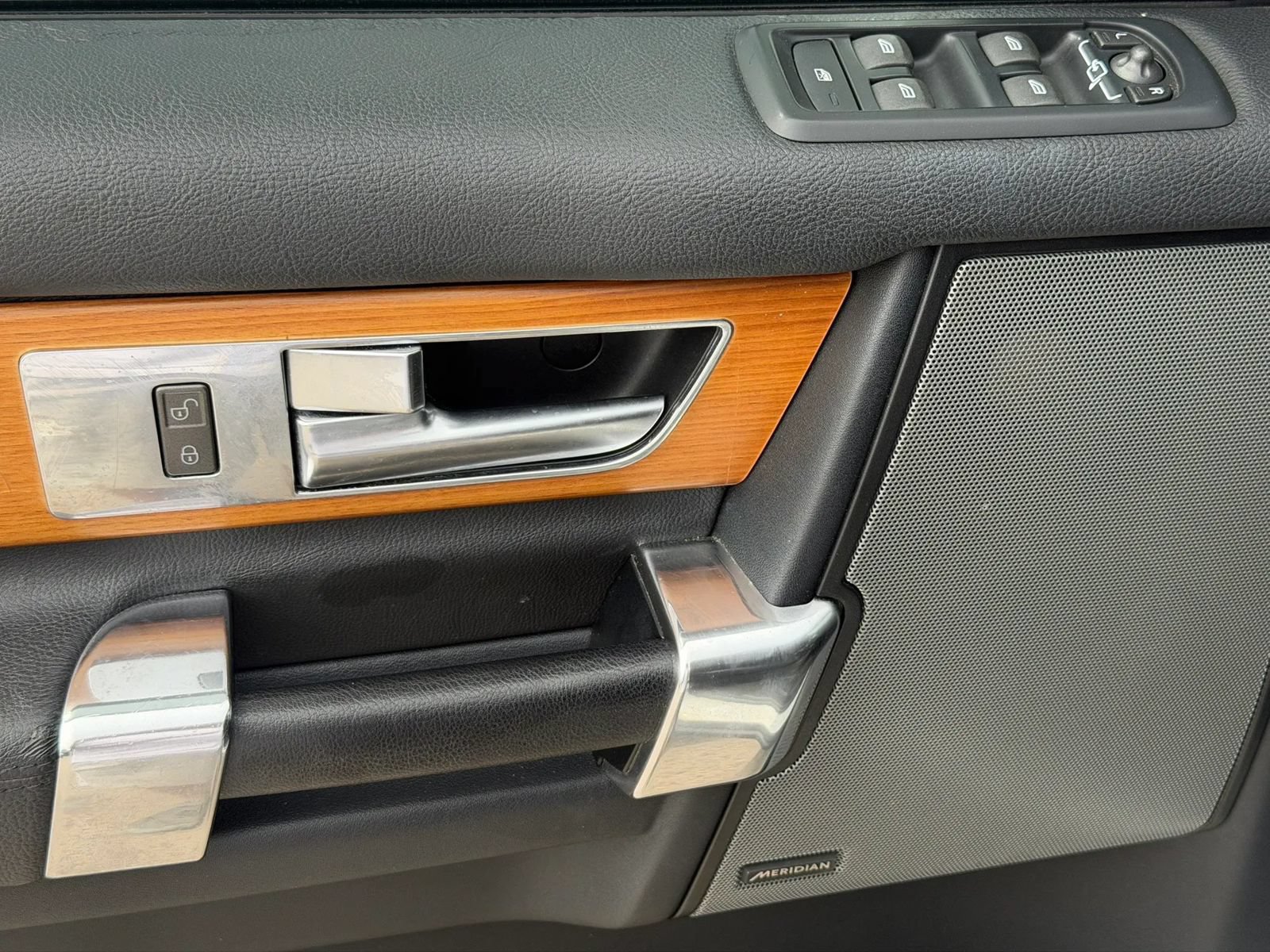 Used 2014 Land Rover LR4 HSE AWD/4WD image 7