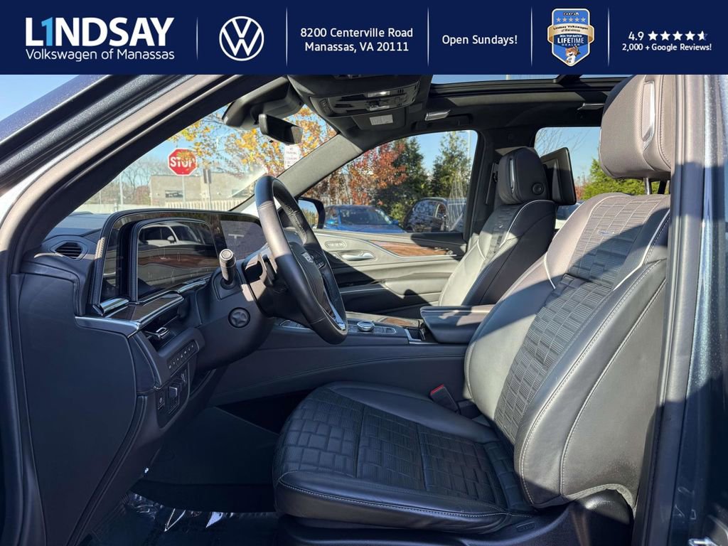 Used 2021 Cadillac Escalade Sport Platinum w/ LPO, ONYX Package image 9