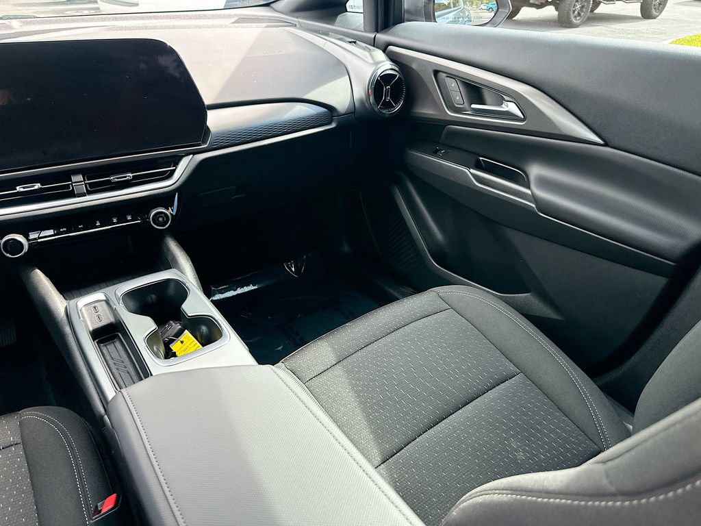 Certified 2025 Chevrolet Equinox EV LT FWD image 21