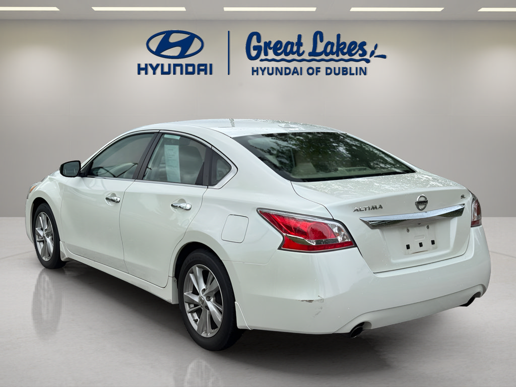 Used 2015 Nissan Altima 2.5 SL w/ Moonroof Package FWD image 3