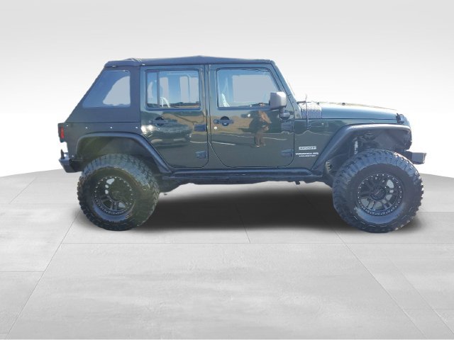 Used 2010 Jeep Wrangler Unlimited Sport AWD/4WD image 3