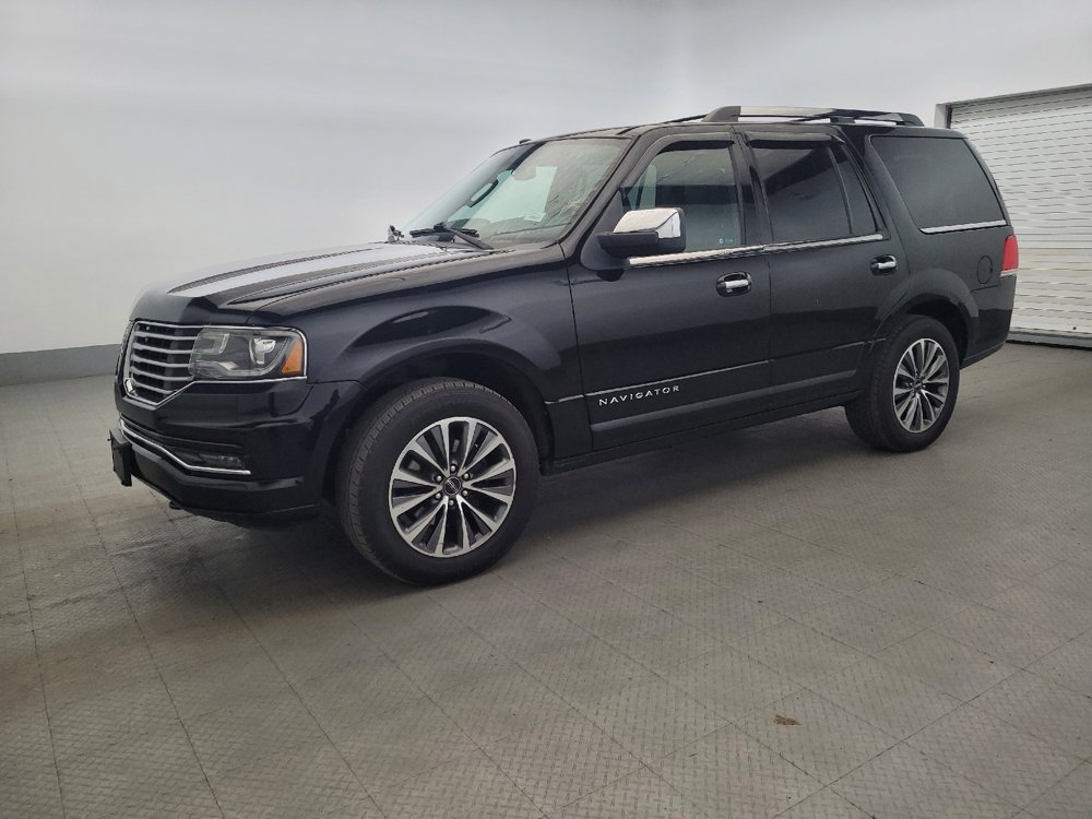 Used 2017 Lincoln Navigator Select AWD/4WD image 2