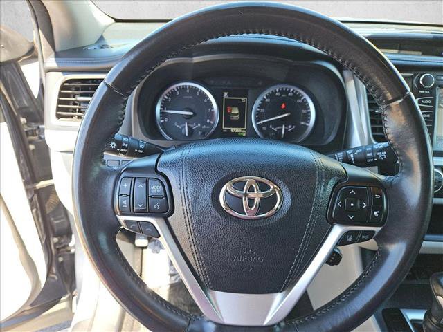 Used 2018 Toyota Highlander XLE image 14
