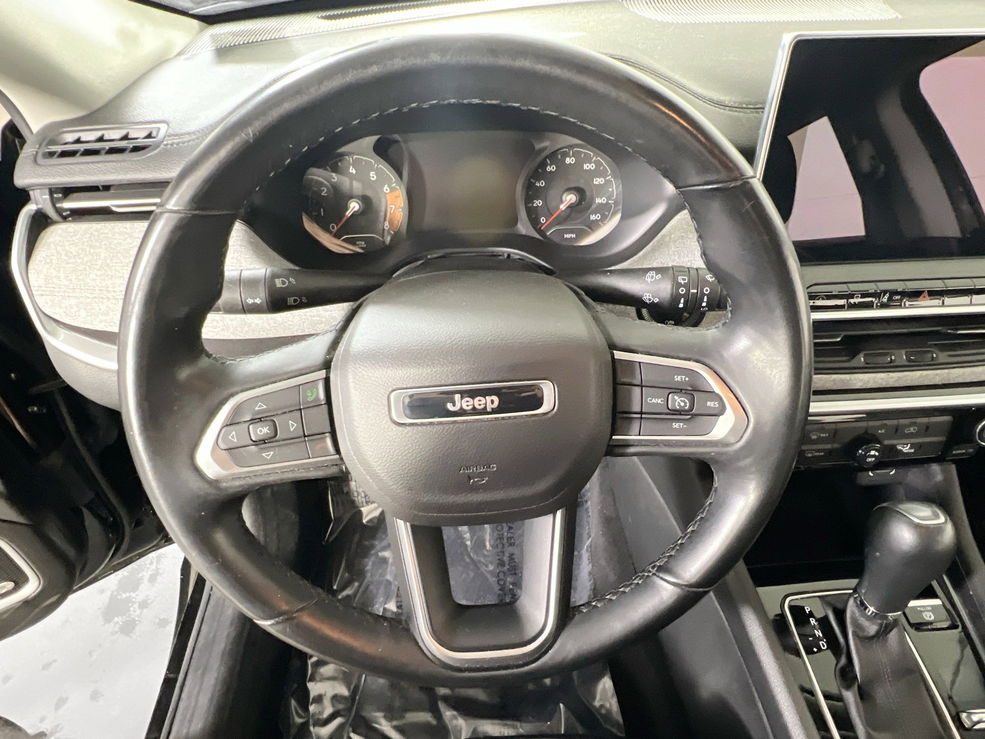 Used 2022 Jeep Compass Latitude w/ Sun and Sound Group AWD/4WD image 11