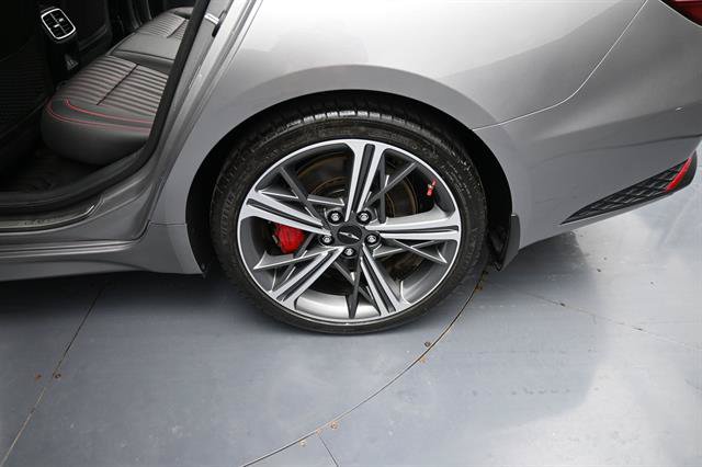 Used 2025 Genesis G70 3.3T Advanced RWD image 24