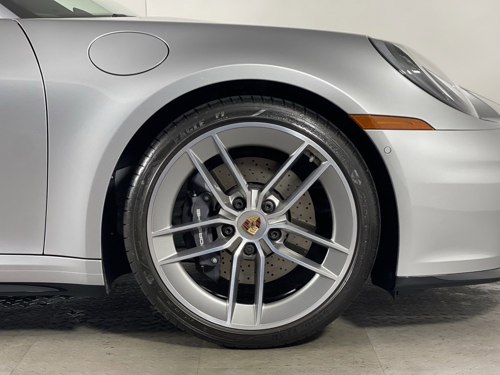 Certified 2025 Porsche 911 Carrera image 10