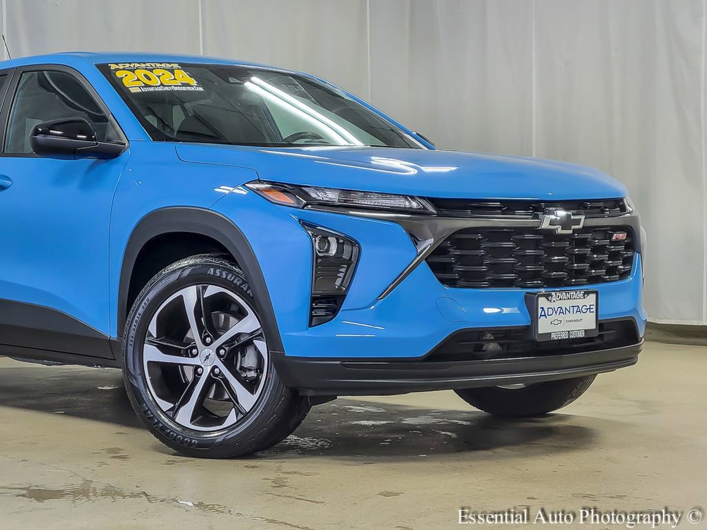 Used 2024 Chevrolet Trax RS image 3
