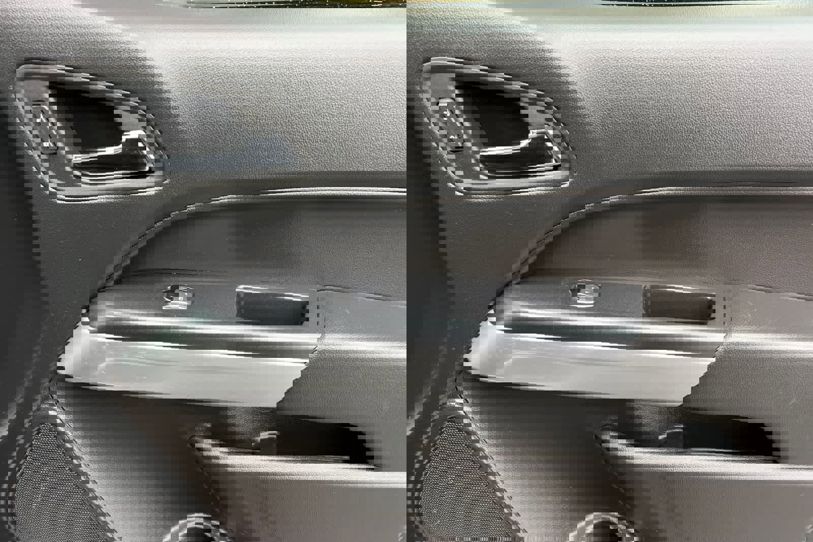 Used 2022 Chevrolet Colorado LT w/ Fleet Safety Package image 17