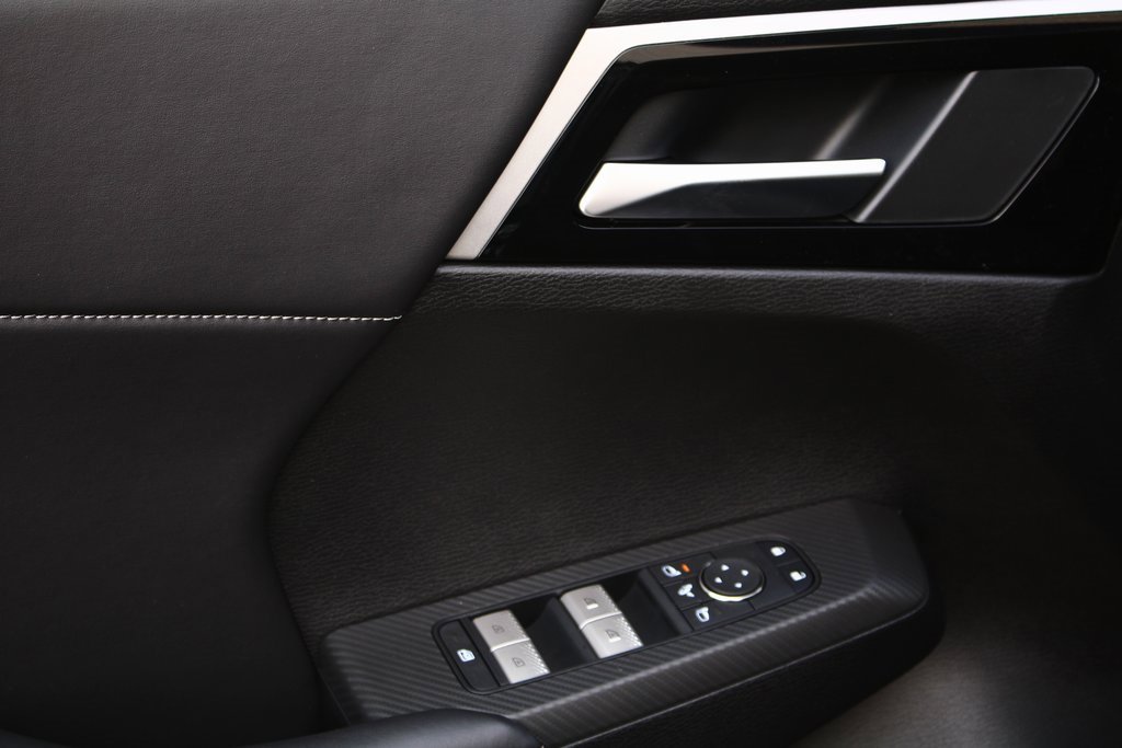 New 2025 Mitsubishi Outlander SE image 14